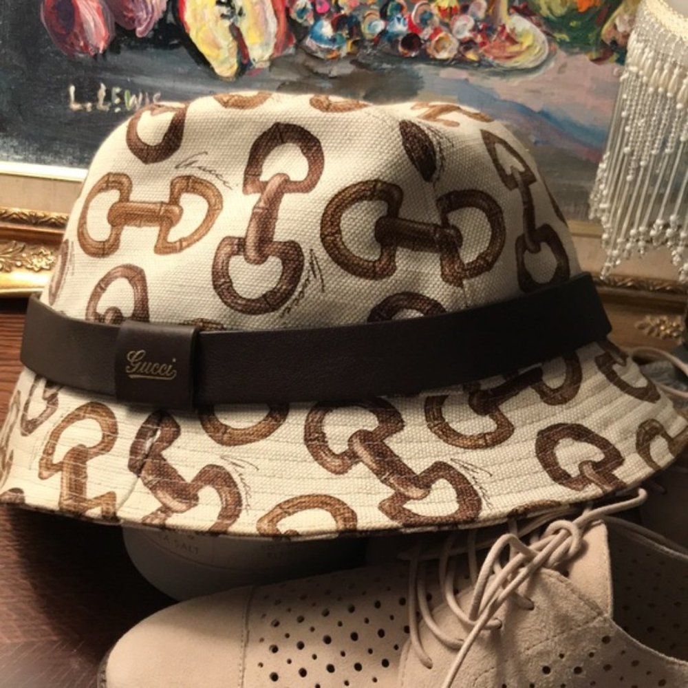 𝐆𝐔𝐂𝐂𝐈 𝐁𝐔𝐂𝐊𝐄𝐓 𝐇𝐀𝐓 - Picture 8 of 13
